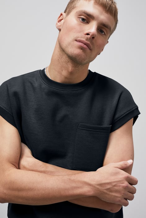 Black Crew Neck Sleeveless Sweatshirt