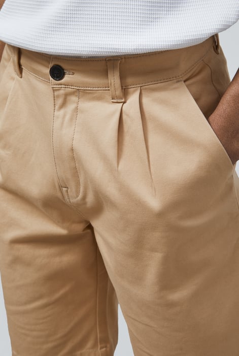 Men's Tan Straight Fit Double Pleated Chino Shorts | Enorsia