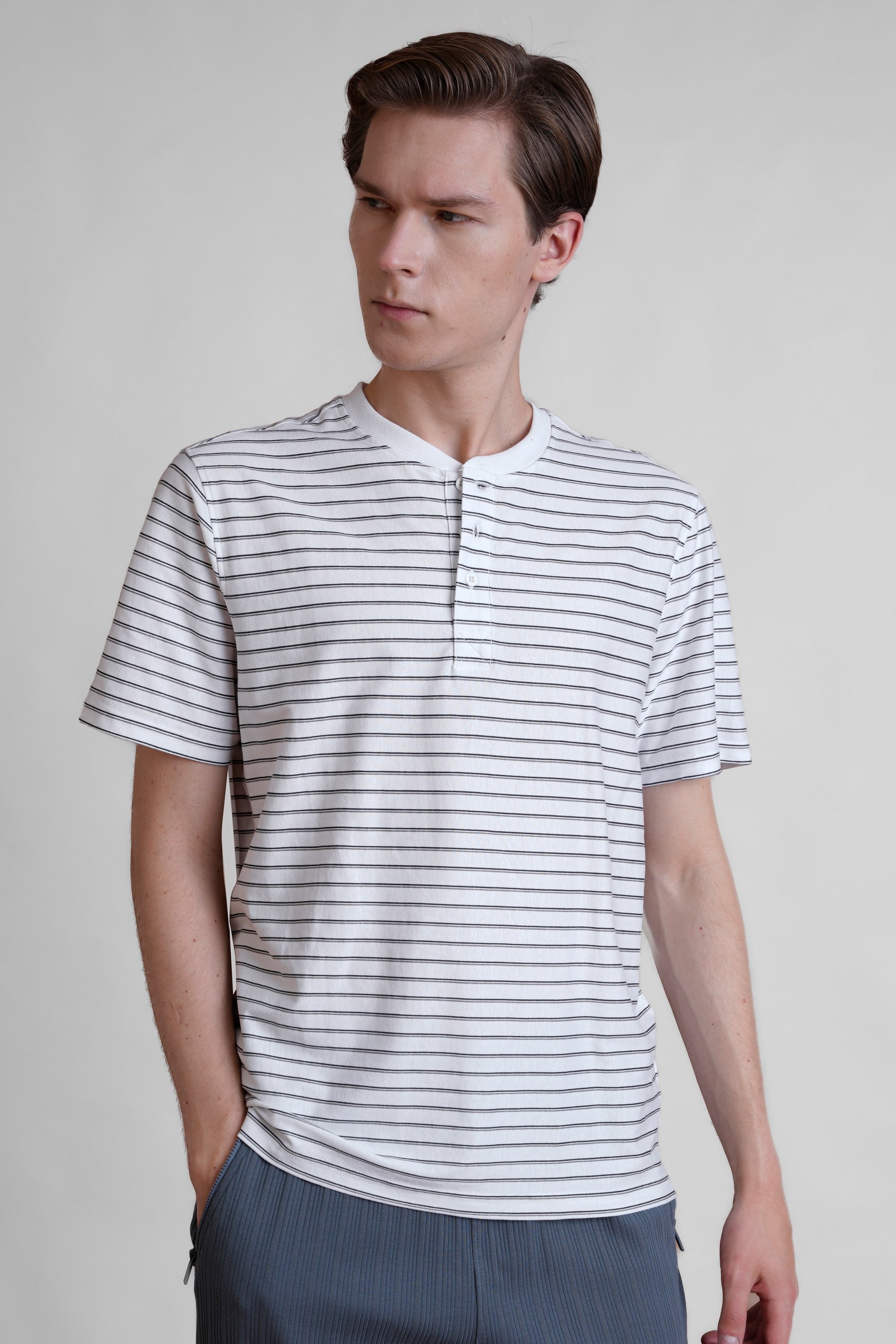 Enorsia Men's White Loose Fit Stripe Print Henley T-Shirt - Uk L