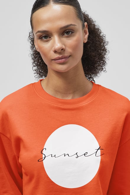 Raw Edge Chest Print Sweatshirt