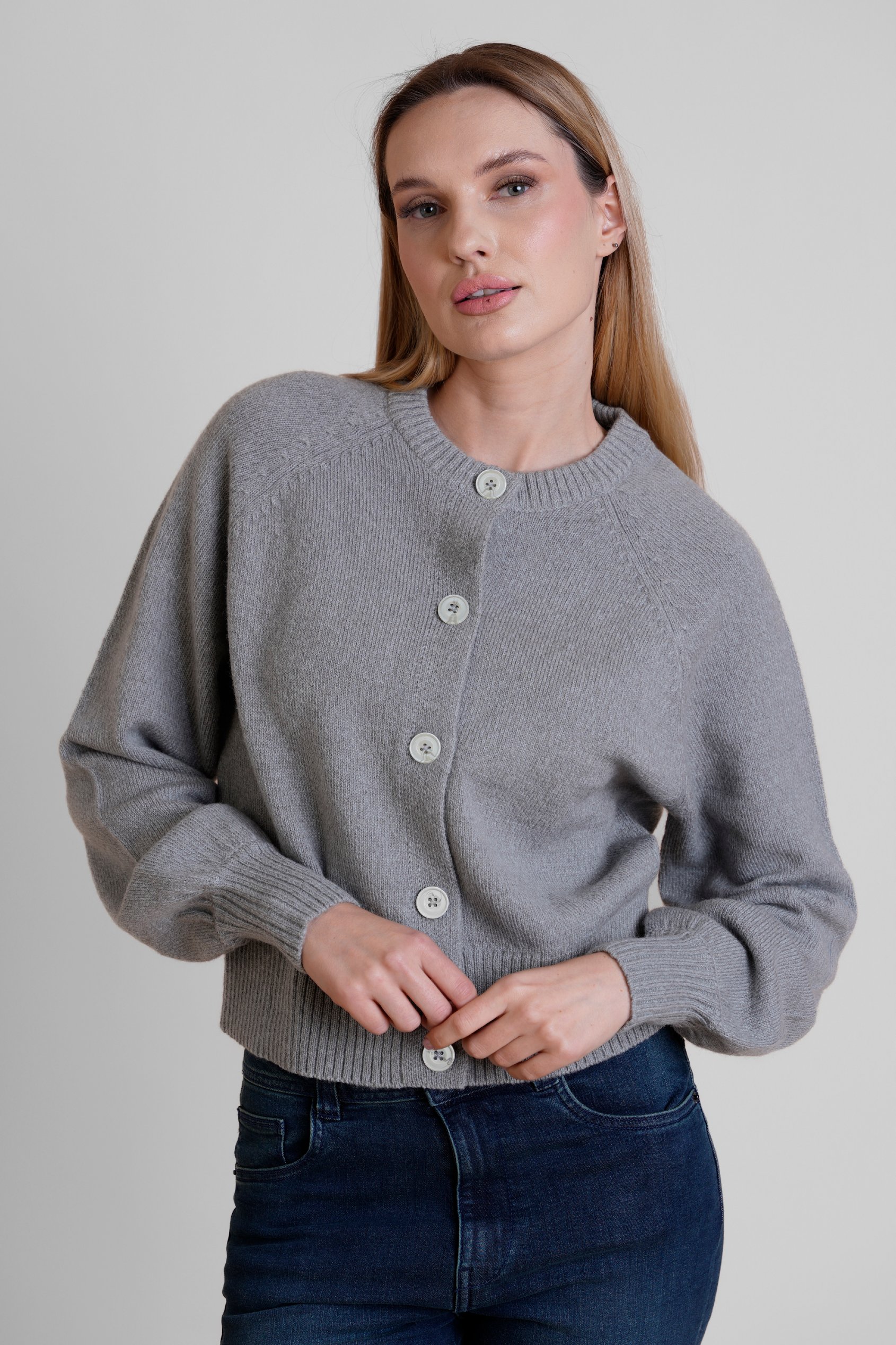 Women’s Crew Neck Knitted Cardigan