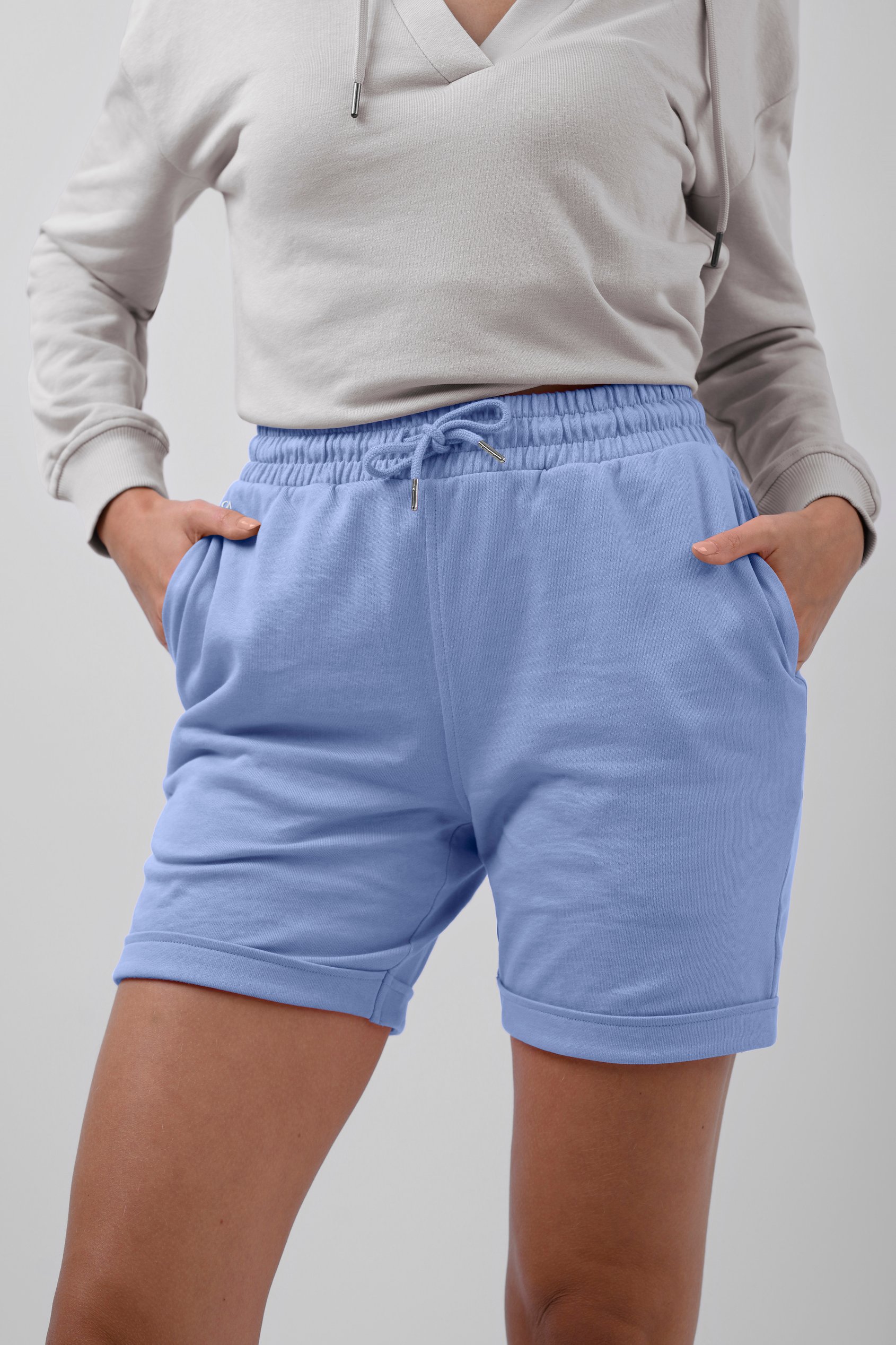 Womens Roll Up Pull-on Shorts