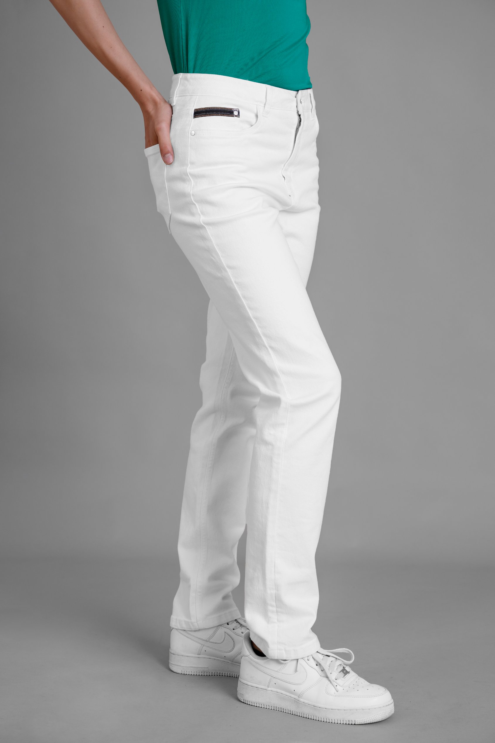 Women's Straight Leg Jeans