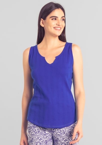 Textured Sleeveless V-neck Tank Top