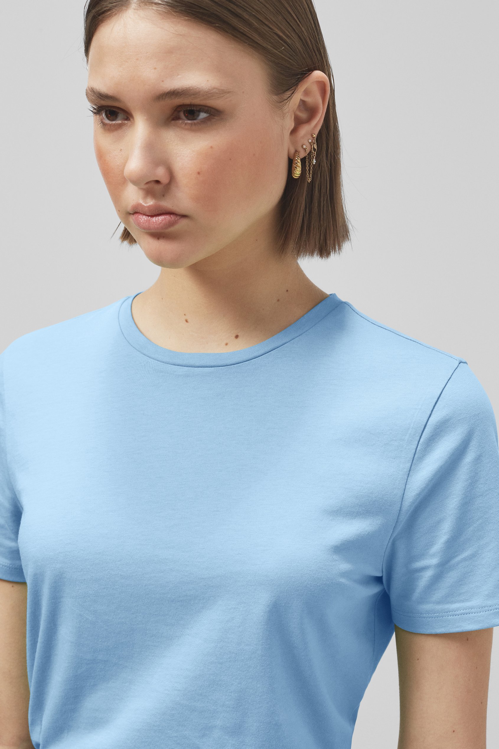 Essential Crew Neck T-Shirt