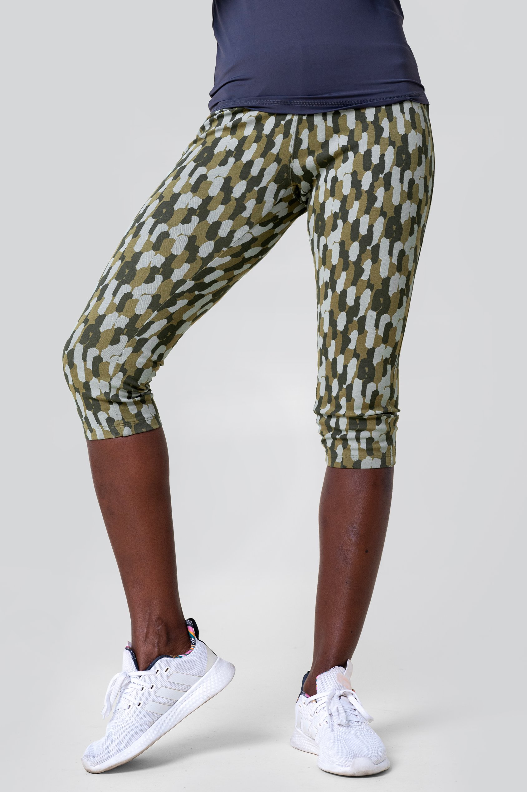 Enorsia Women's Green Printed Cropped Leggings - Uk 16