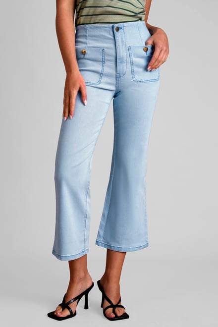 Super Light Cropped Flared Buttoned Jeans