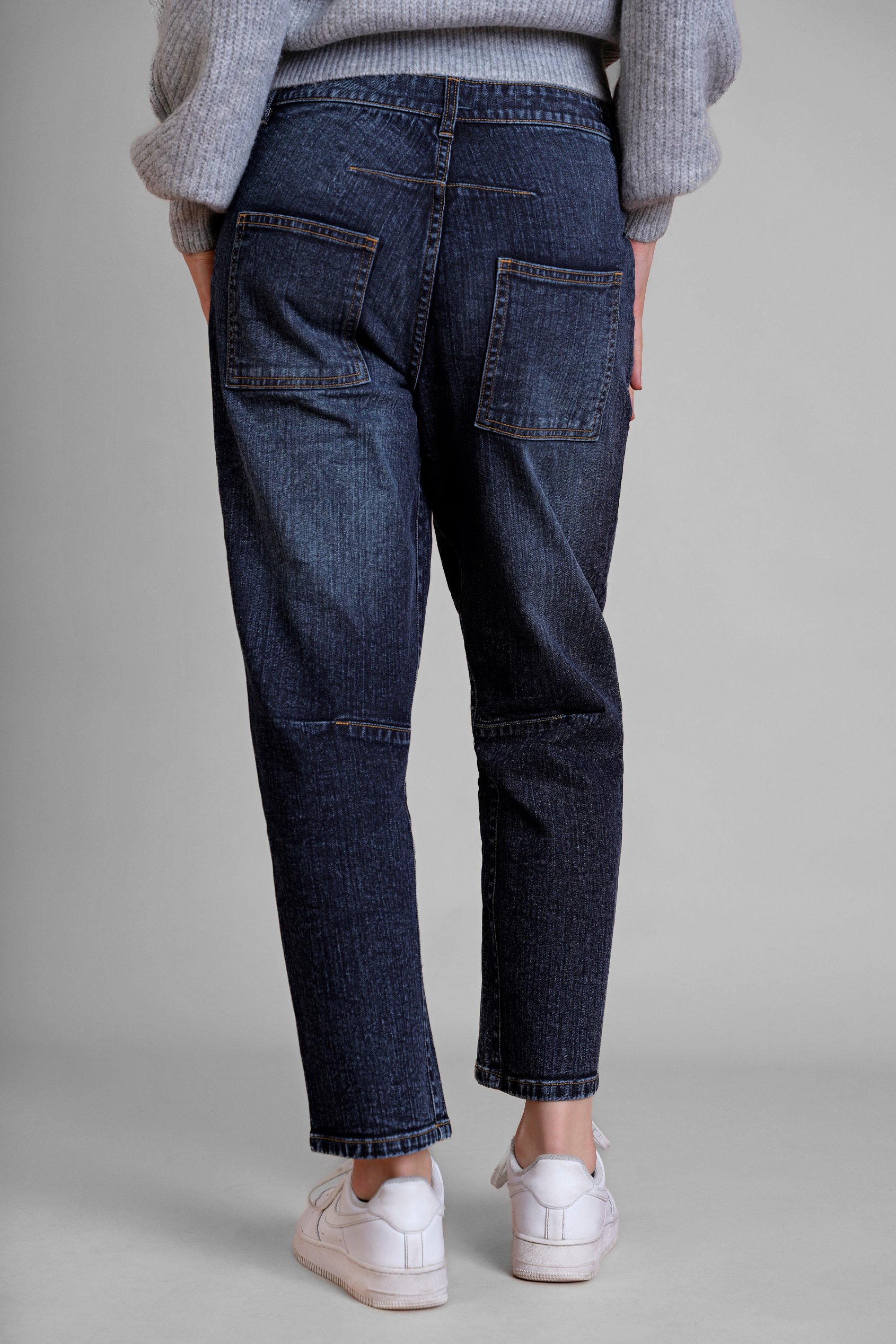 Women's Straight Fit Cropped Jeans