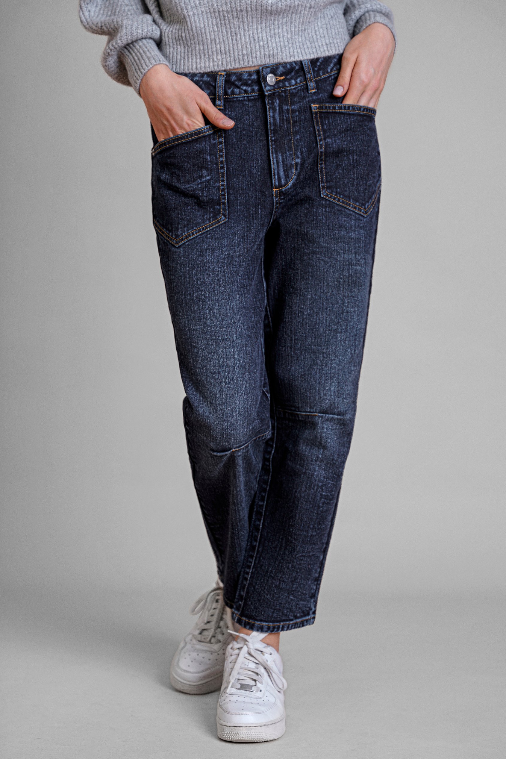Women's Straight Fit Cropped Jeans
