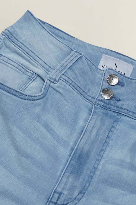 Slim shape Boot cut Jeans