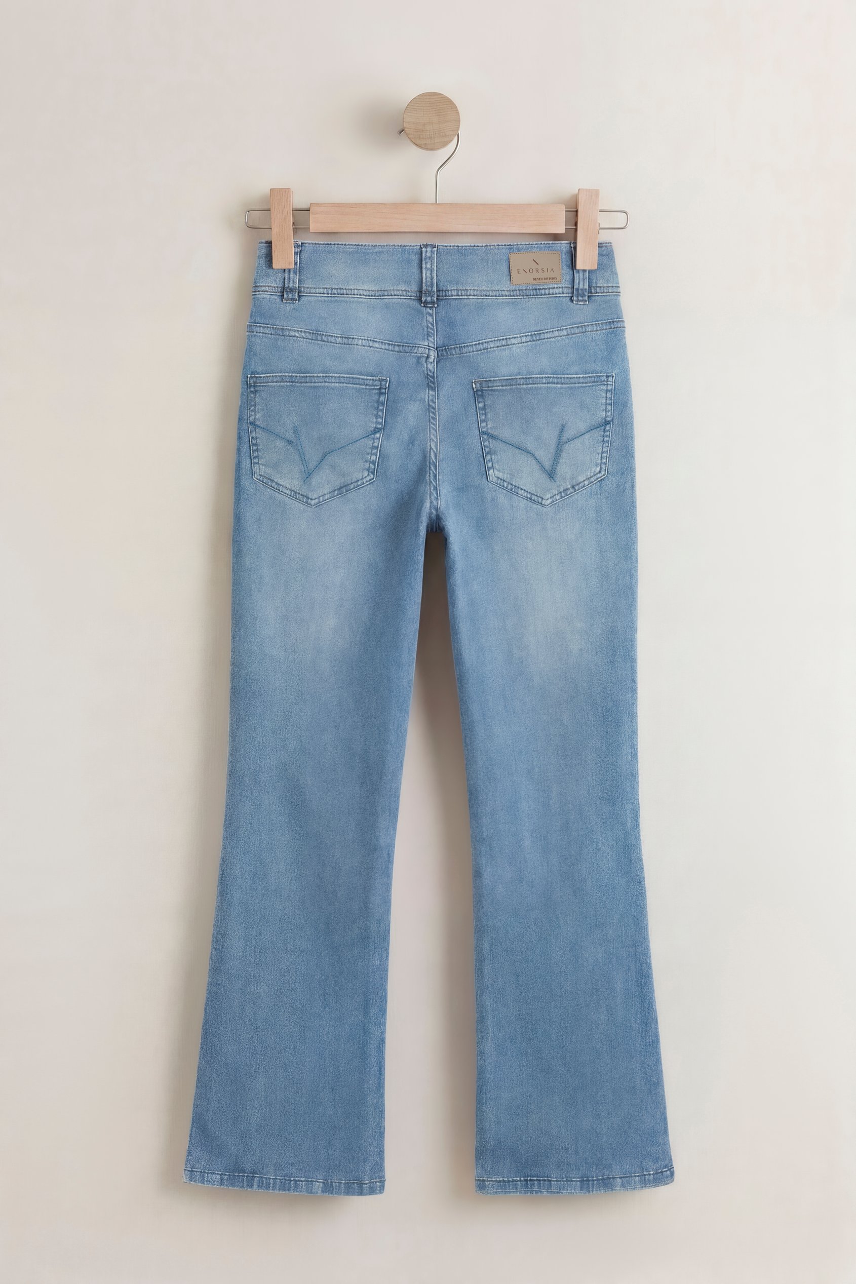 Slim shape Boot cut Jeans