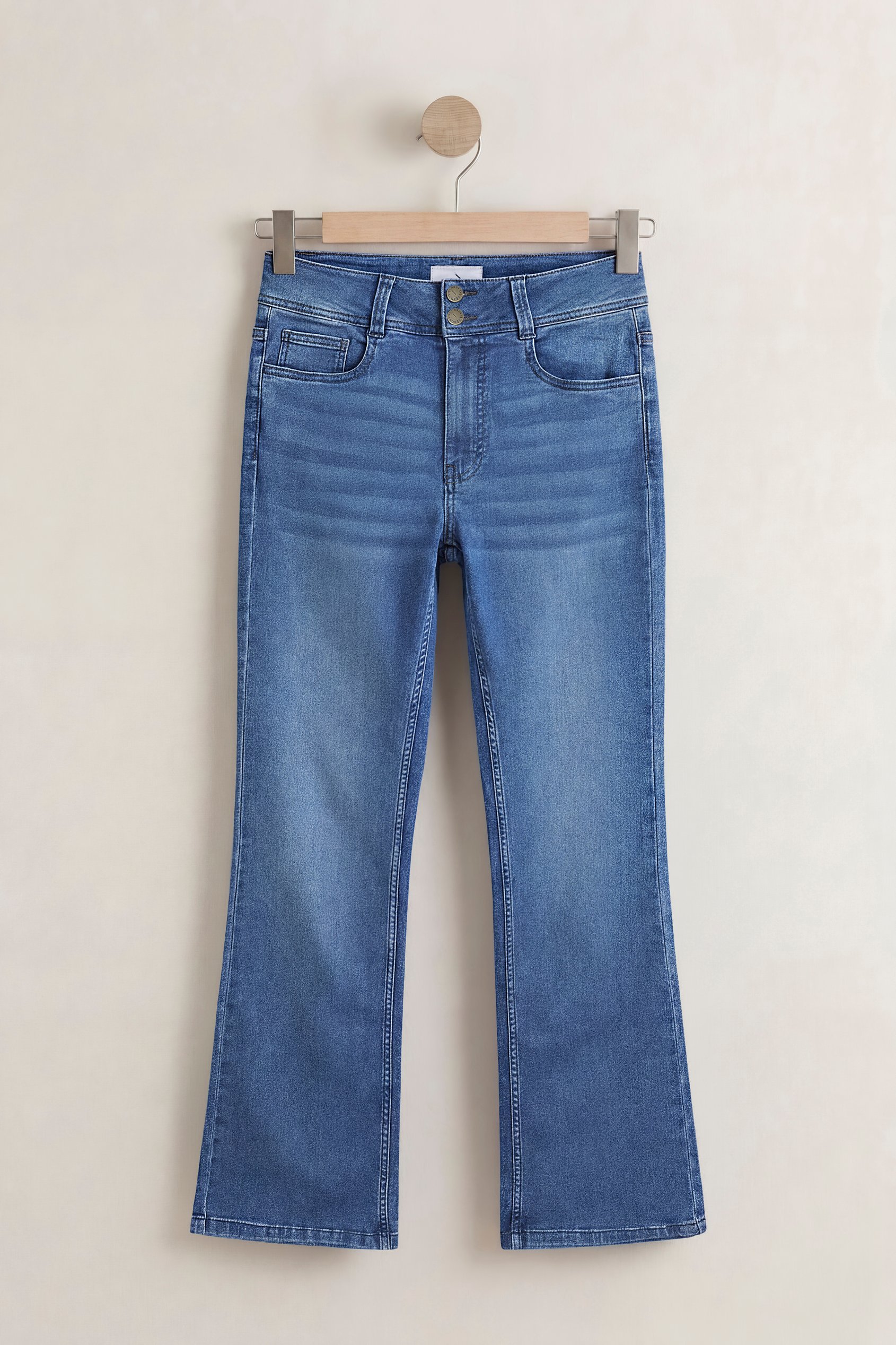 Slim shape Boot cut Jeans