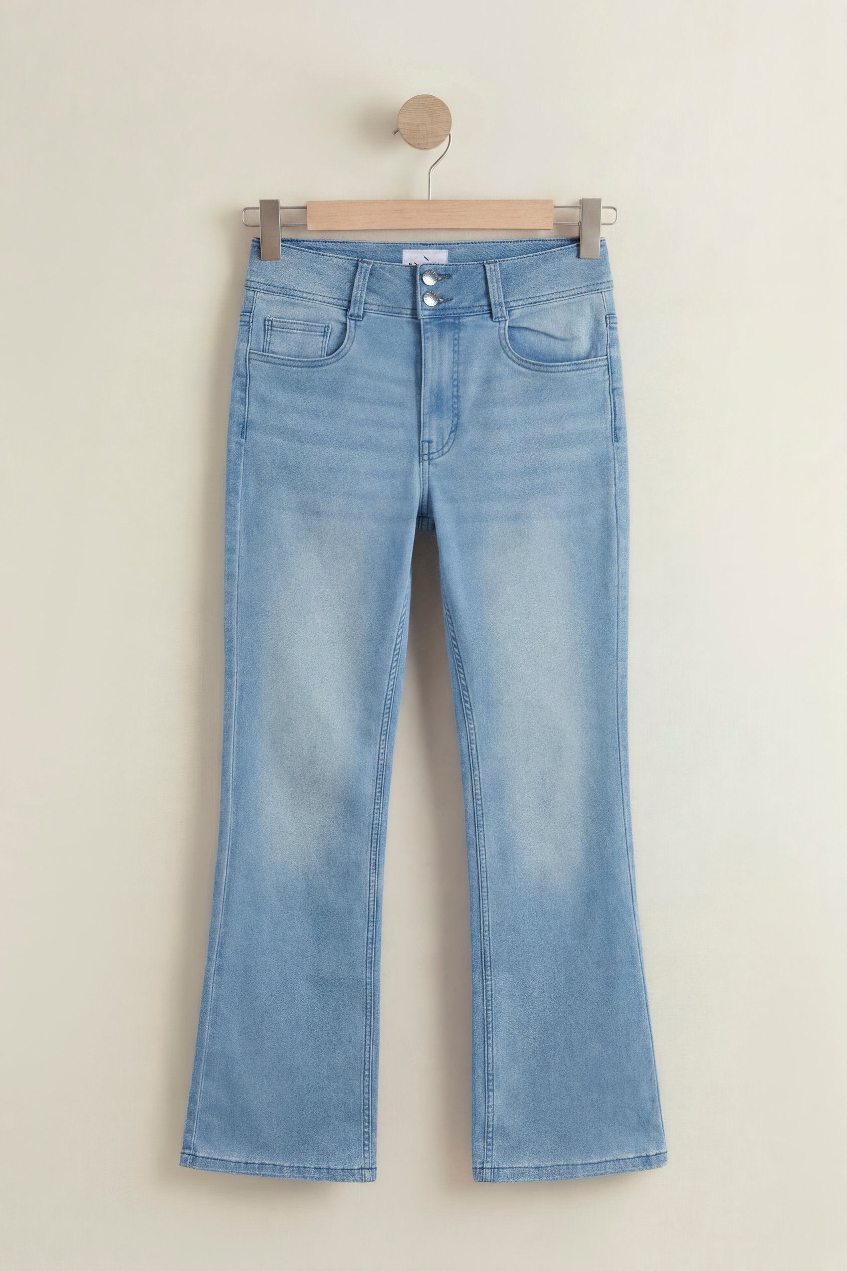 Slim shape Boot cut Jeans