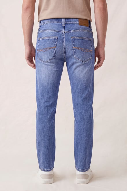 Comfort Stretch Straight Fit Jeans