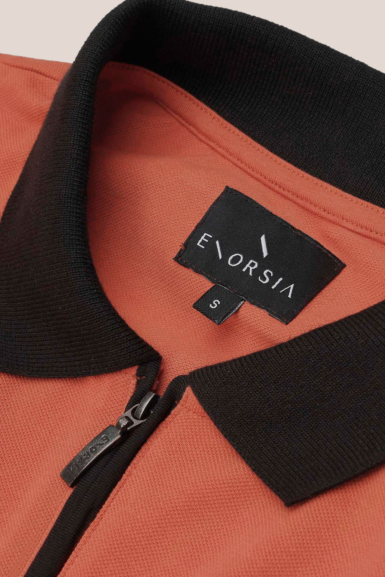 Contrast Collar Zip-Up Polo Shirt