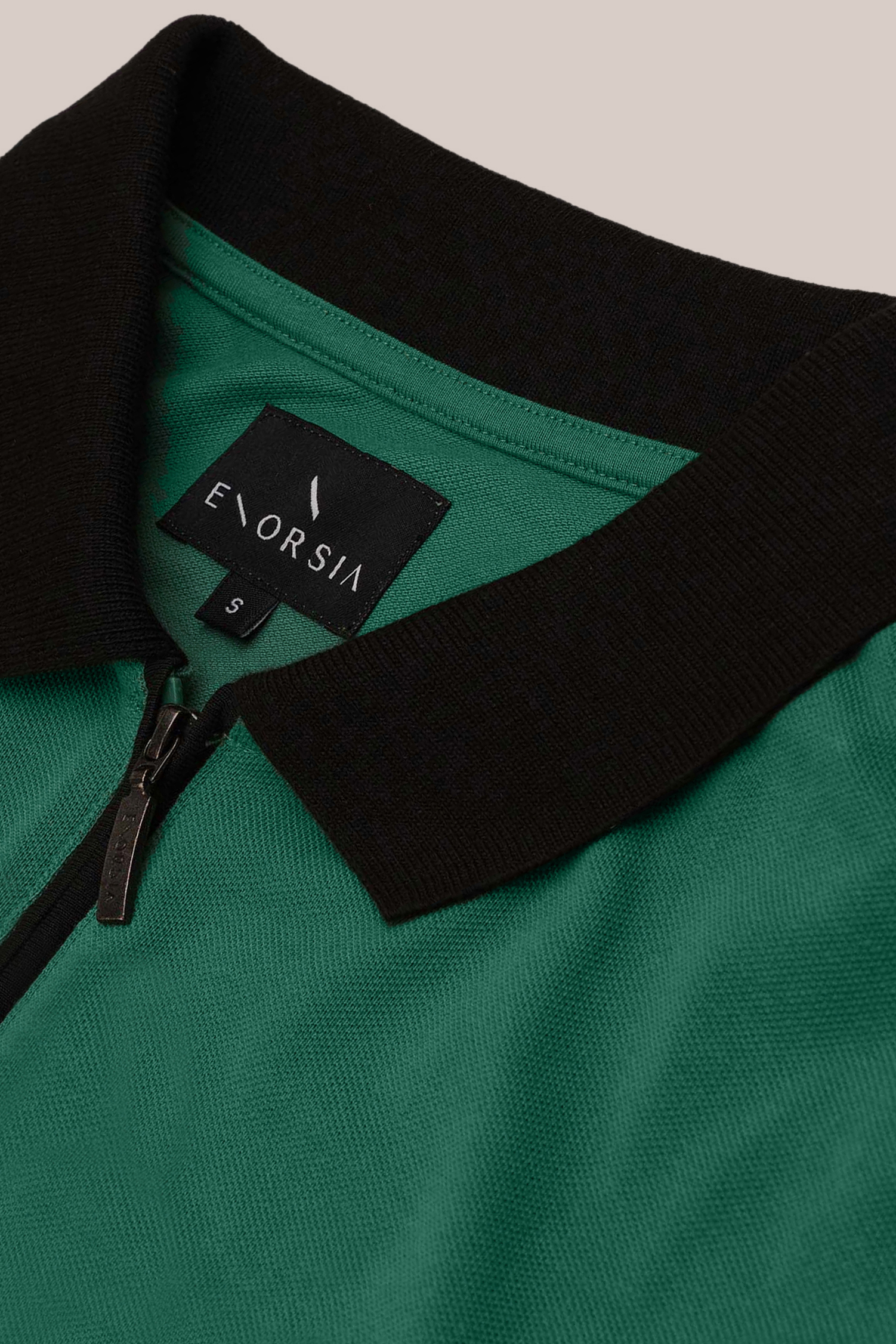 Contrast Collar Zip-Up Polo Shirt